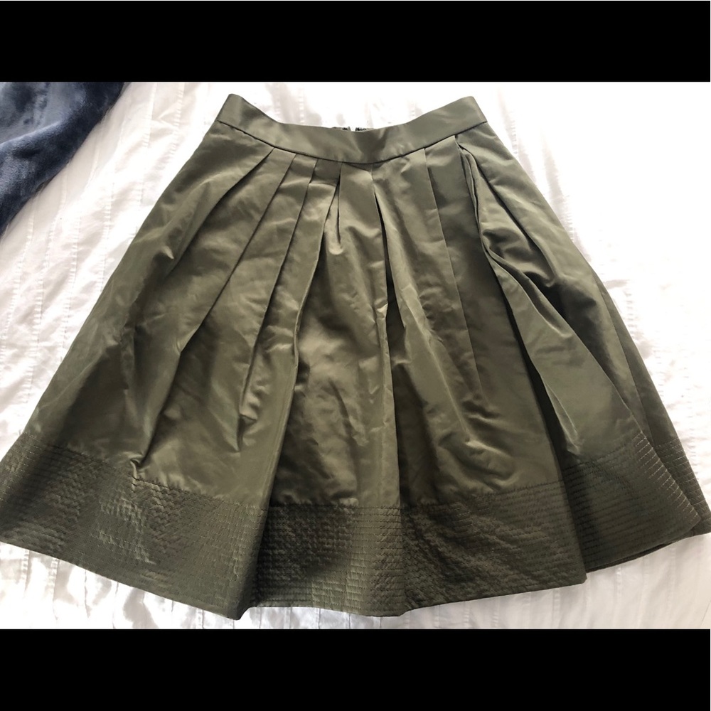 BR NWOT Olive Green Satin Pleated Skirt